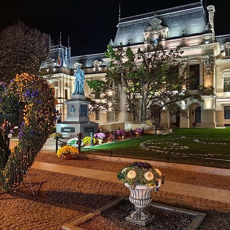 Amada City Center Iasi Buitenkant foto